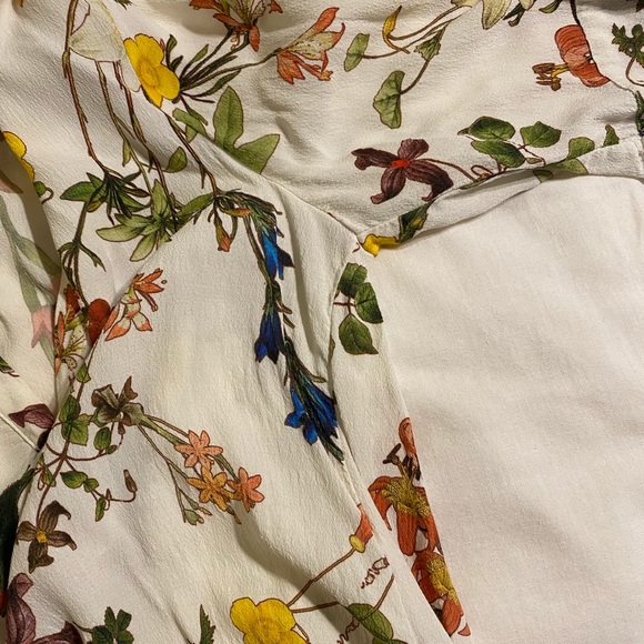 Zara V-Neck Floral Blouse - Picture 10 of 16